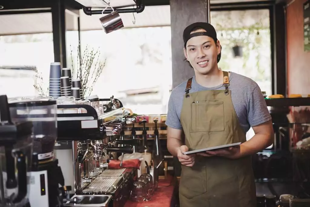 barista em cafeteria